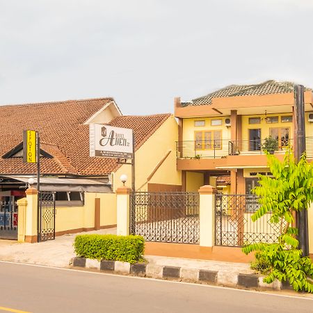 Spot On 2395 Hotel Aden 2 Syariah Tasikmalaya Dış mekan fotoğraf