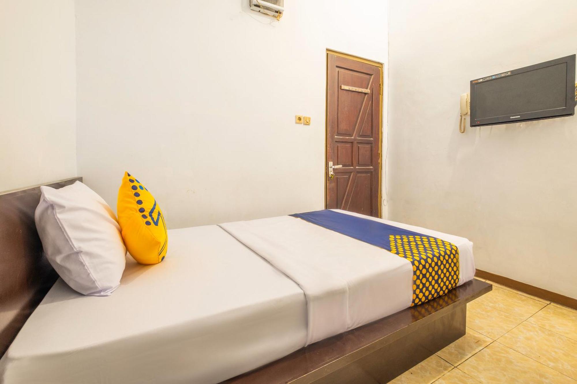 Spot On 2395 Hotel Aden 2 Syariah Tasikmalaya Dış mekan fotoğraf