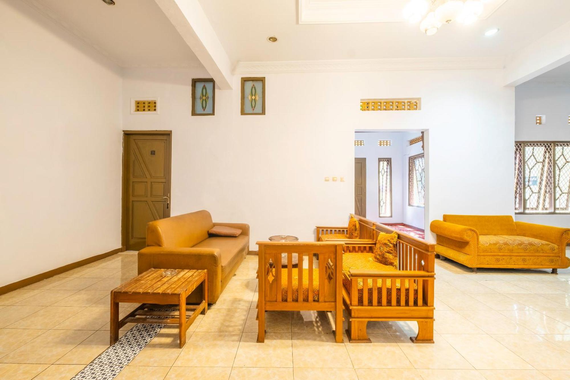 Spot On 2395 Hotel Aden 2 Syariah Tasikmalaya Dış mekan fotoğraf