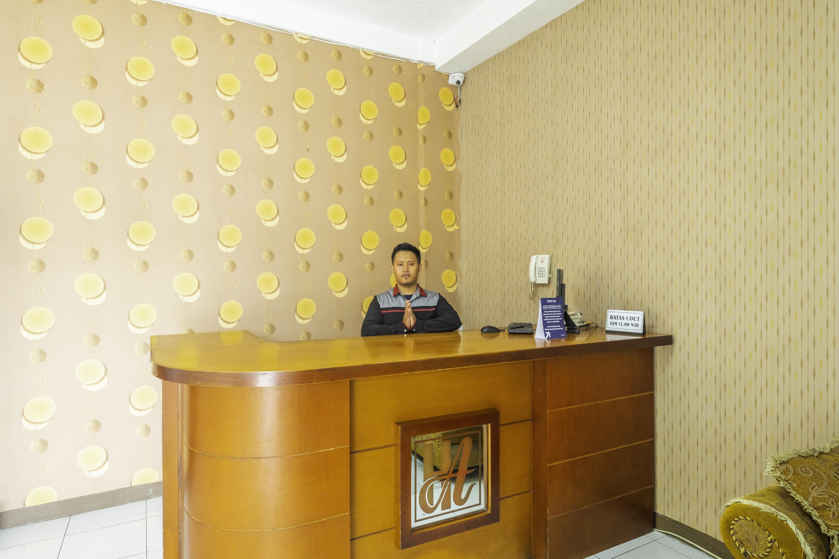 Spot On 2395 Hotel Aden 2 Syariah Tasikmalaya Dış mekan fotoğraf