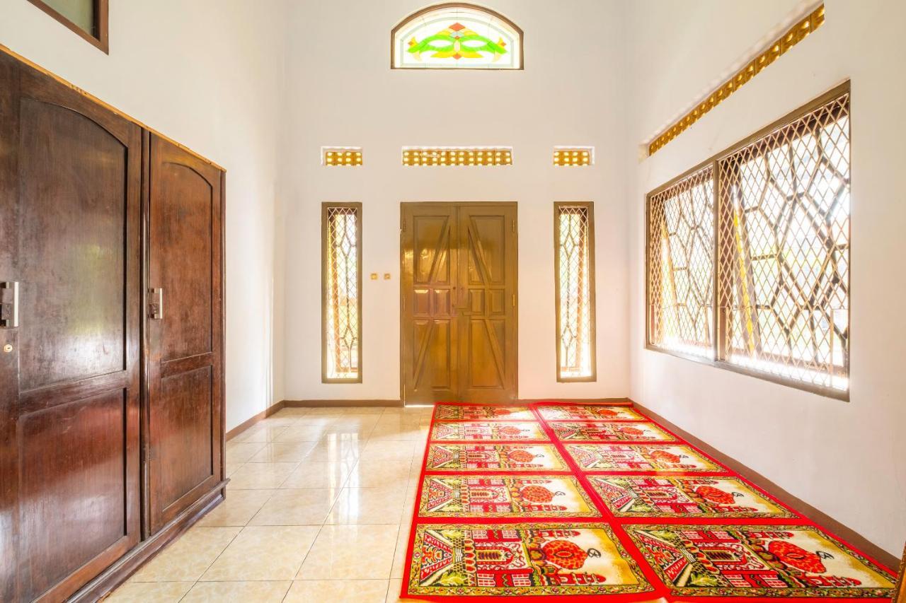 Spot On 2395 Hotel Aden 2 Syariah Tasikmalaya Dış mekan fotoğraf
