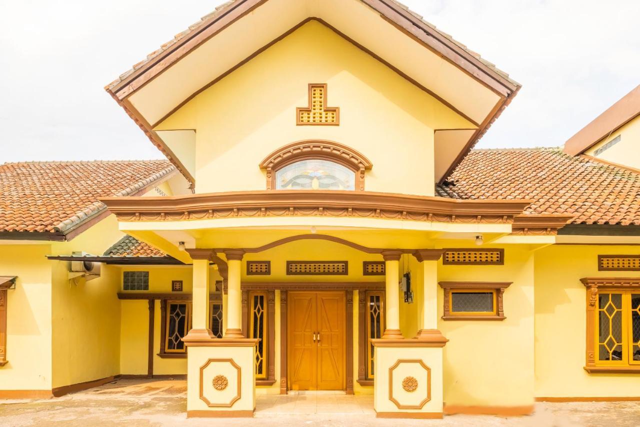 Spot On 2395 Hotel Aden 2 Syariah Tasikmalaya Dış mekan fotoğraf